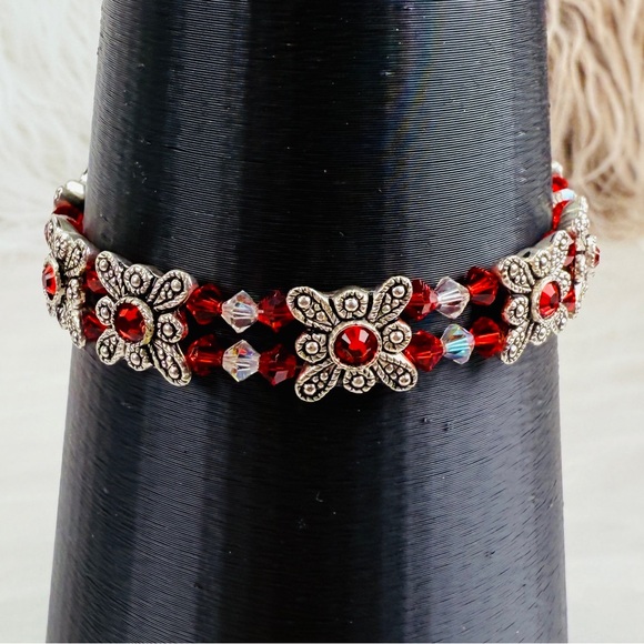 Vintage Silvertone red reflective holiday bracelet - Picture 3 of 6
